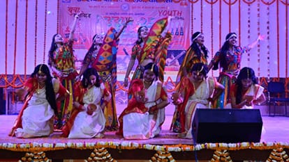 Youth Festival became memorable due to tunes of Soma Ghosh in DAV PG College