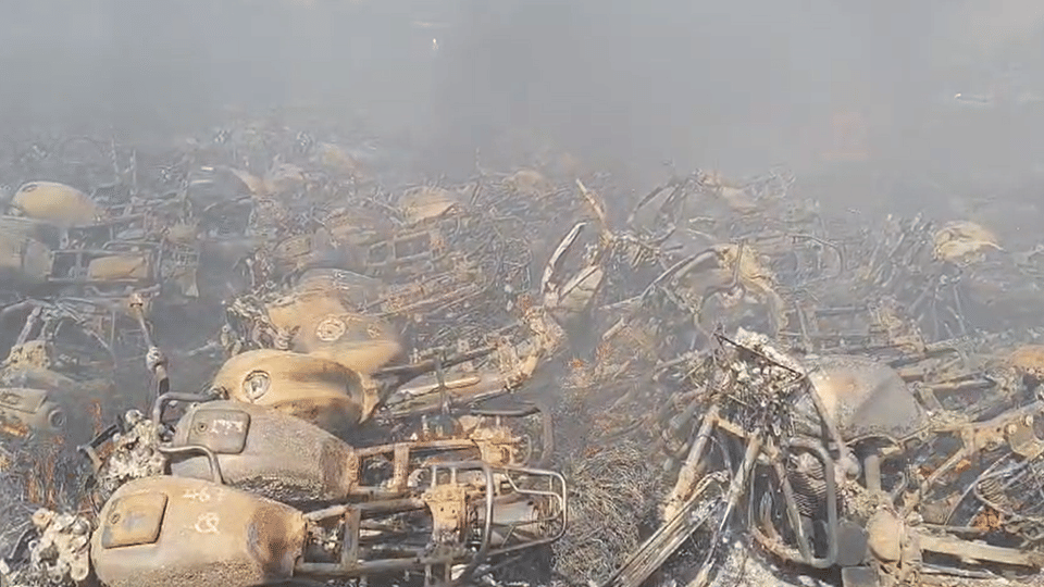 Standing vehicles burnt to ashes due to fire in the yard