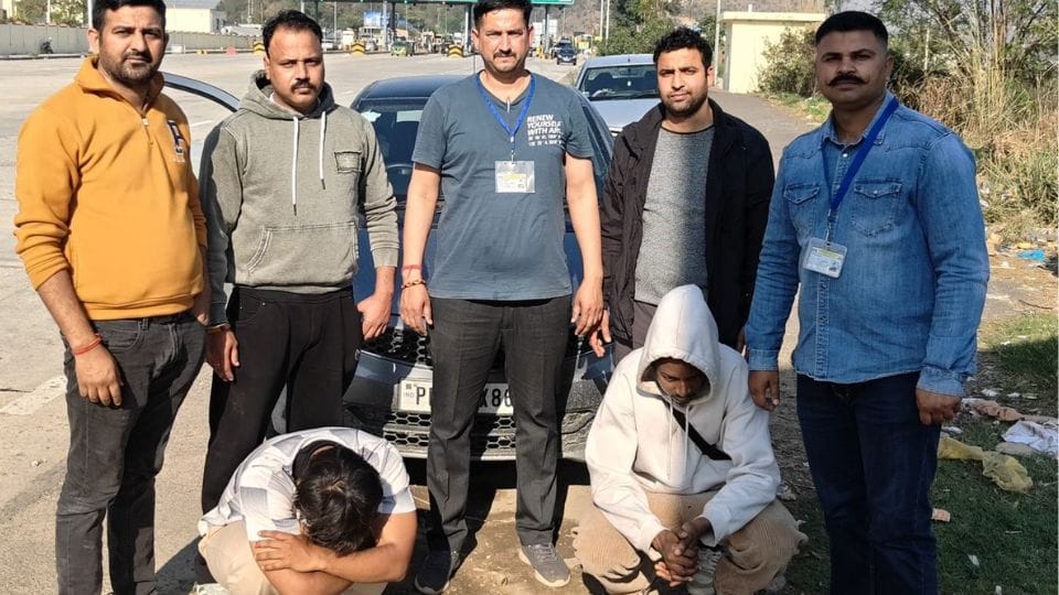 Two accused including African national arrested with 298.67gm hashish in Bilaspur