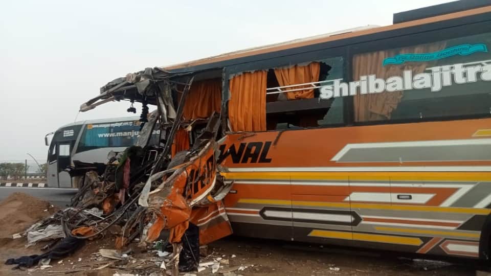 Agra Road Accident Sleeper bus rams into truck on Agra-Lucknow Expressway, Many killed in agra accident