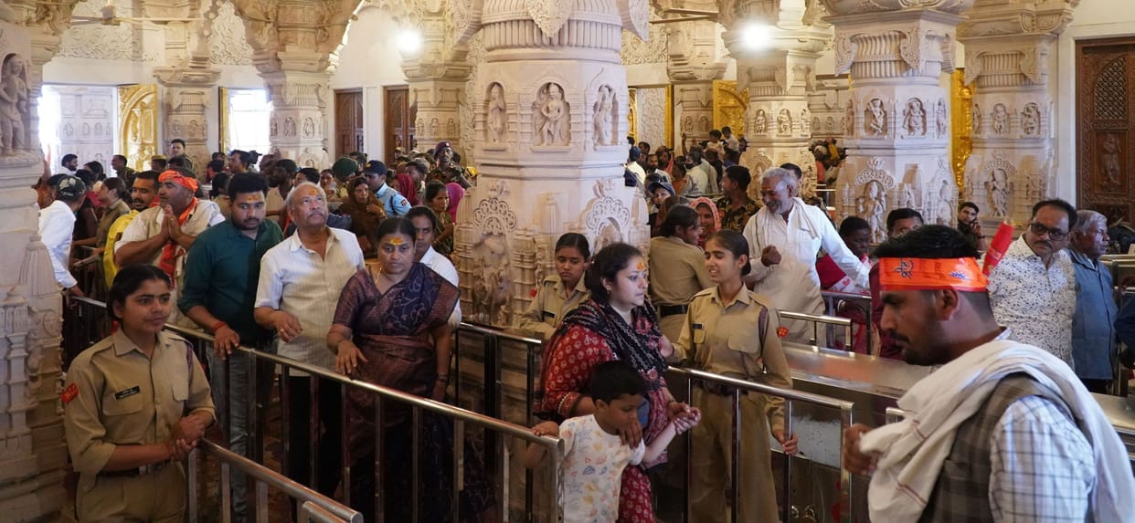 The number of visitors to Ramlala's court decreased three times.
