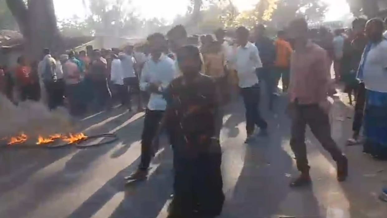 Bihar News : youth died by DTO vehicle crushed bike riders Darbhanga bihar police News Accident