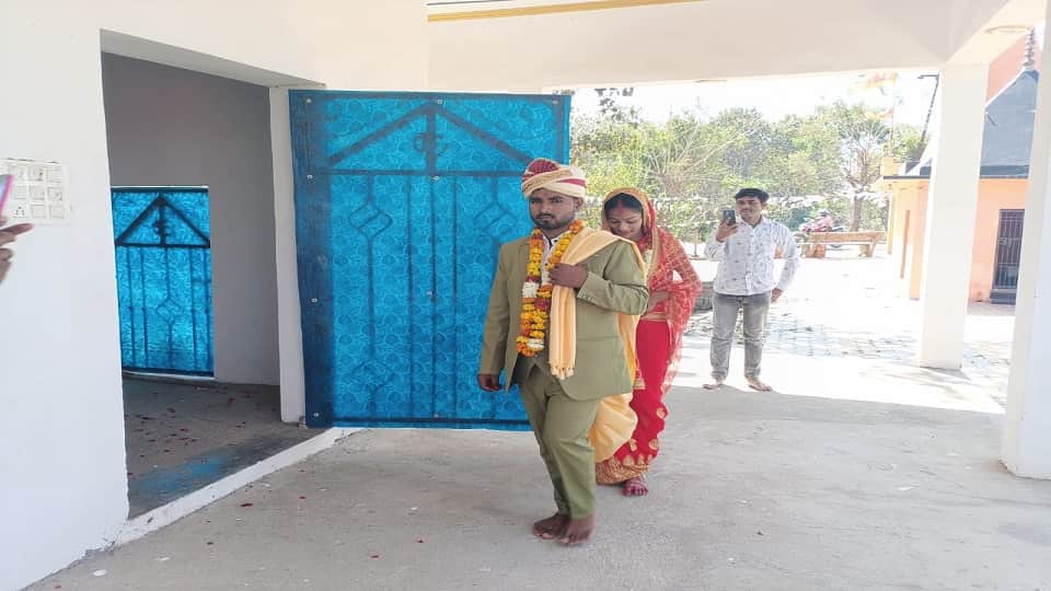 Bareilly girl left Islam and converted to Hinduism and married her lover