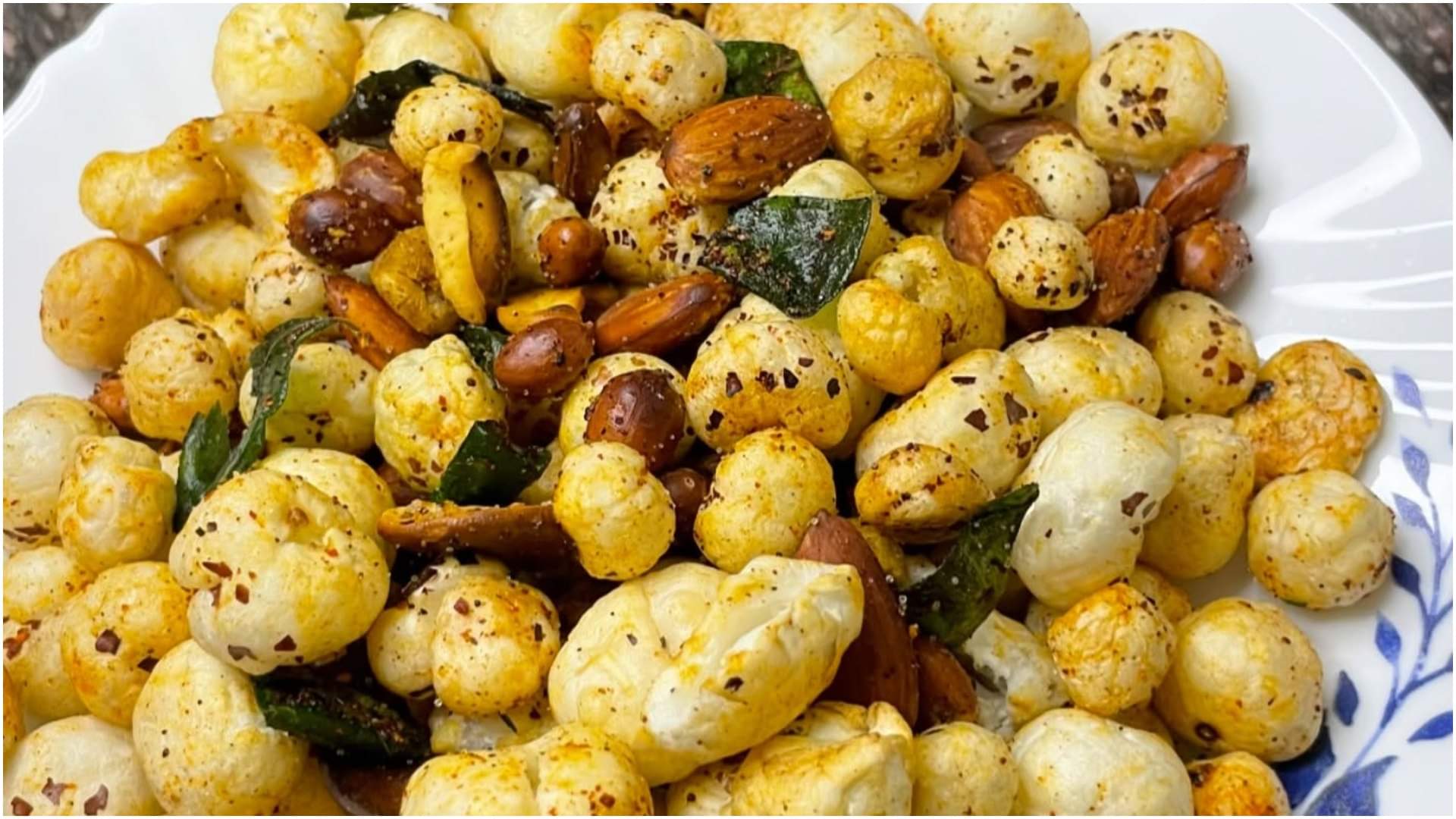 Health Tips Fox Nuts Makhana Side Effects Nuksan Risk Factors Explained in Hindi