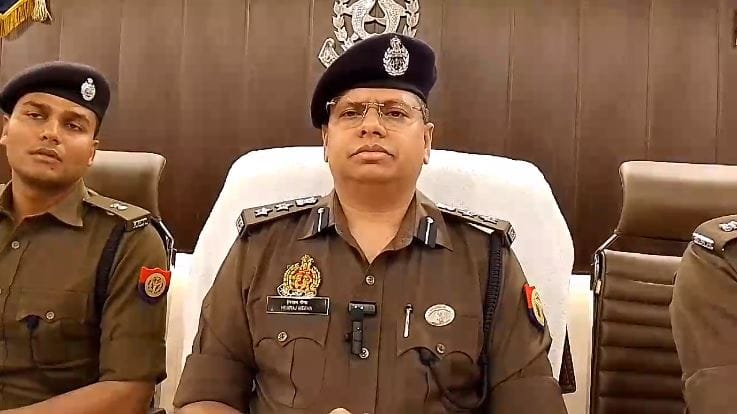 get tantra-mantra before looting azamgarh police arrested vicious person cash recovered