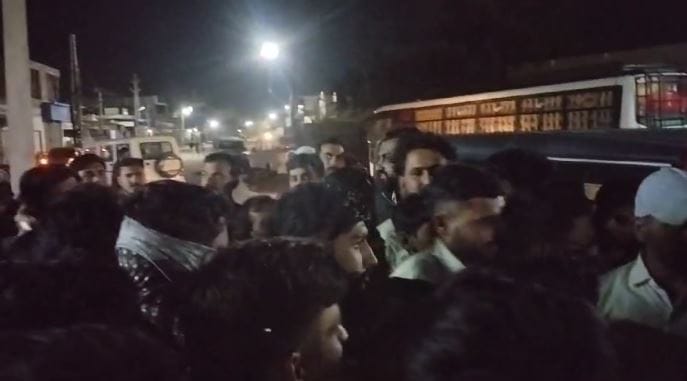 Rajasthan News: Chaos over deer hunting in Bikaner's Bajju, stones pelted at police station