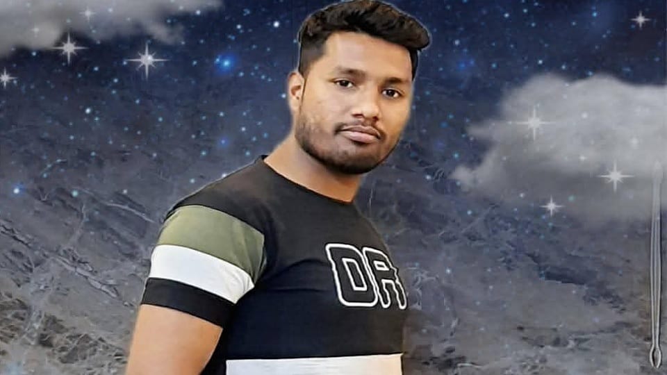 Hapur Hindi News Ramgarhi youth murdered by slitting his throat