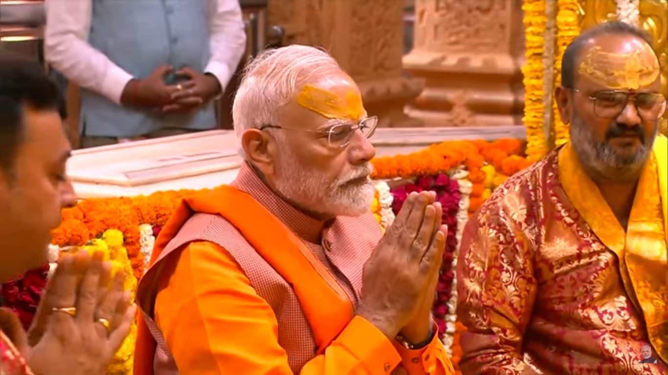 PM Modi Somnath Visit Photos Lord Shiva Temple Worship other programs in Gujarat know hindi news details