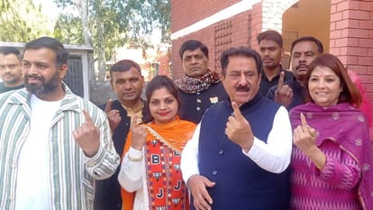 Photo Gallery of Haryana Local Body Elections voting continues