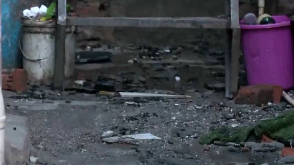 One person died due to cylinder blast in Motiya khan delhi