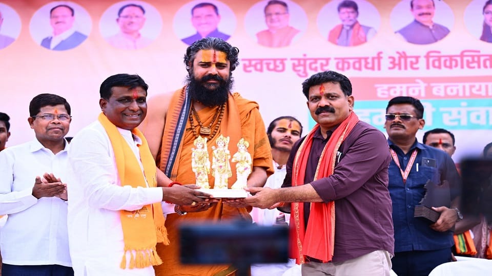 शपथ ग्रहण में डिप्टी सीएम व अन्य