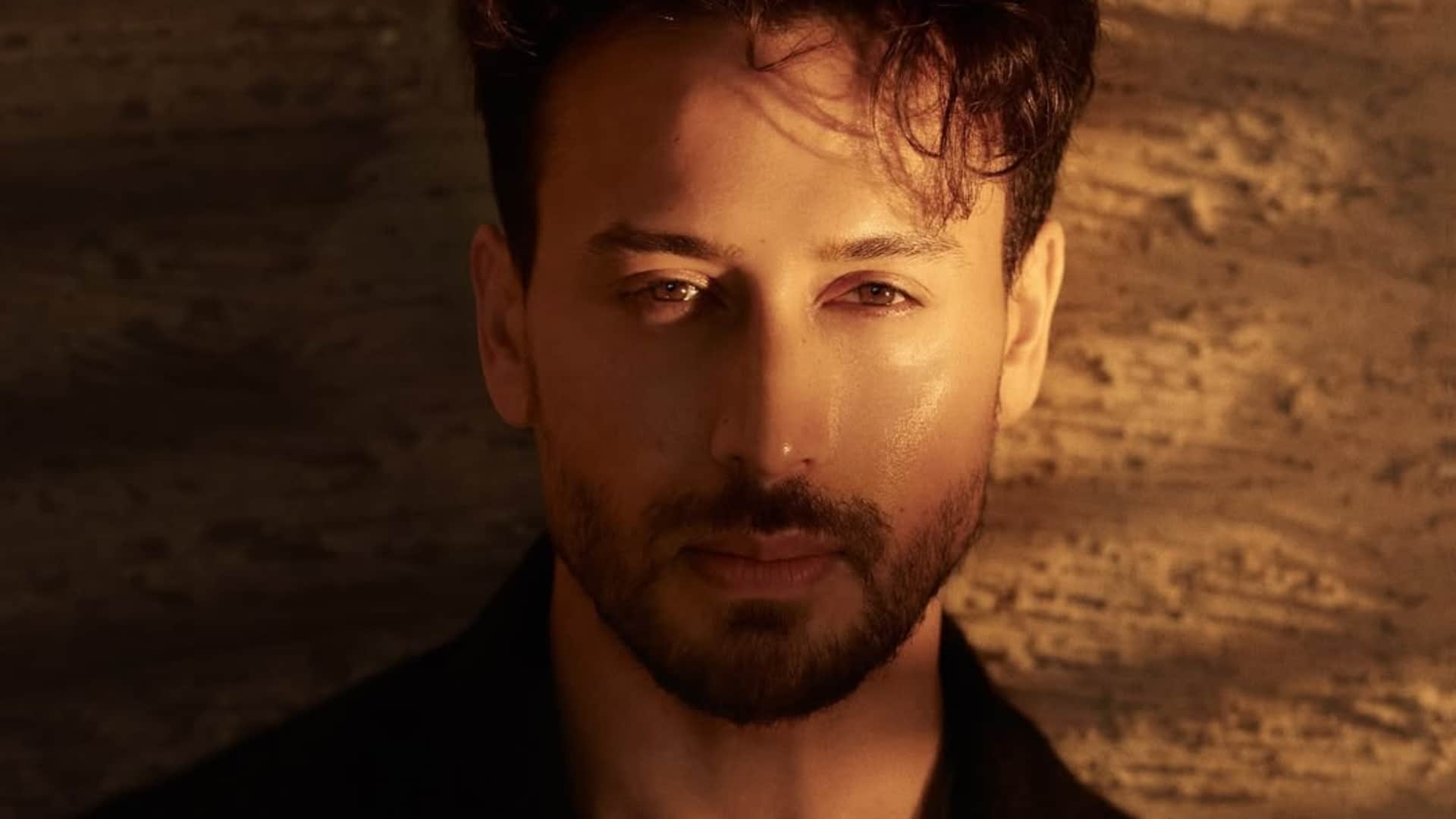 Bollywood actor tiger shroff birthday know interesting facts about him