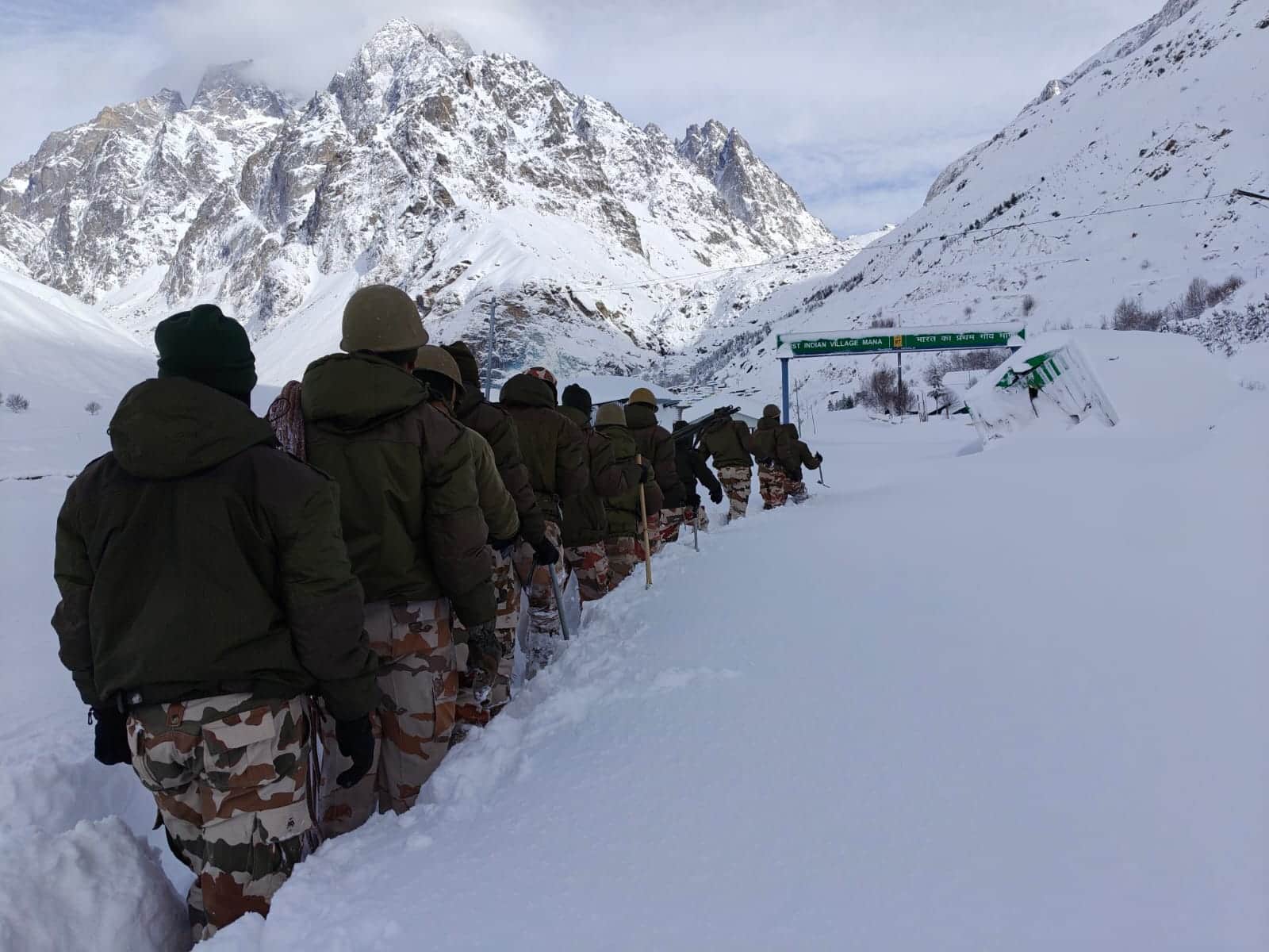 Badrinath Dham Where conches are not blown due to fear of avalanches hammers are being used there