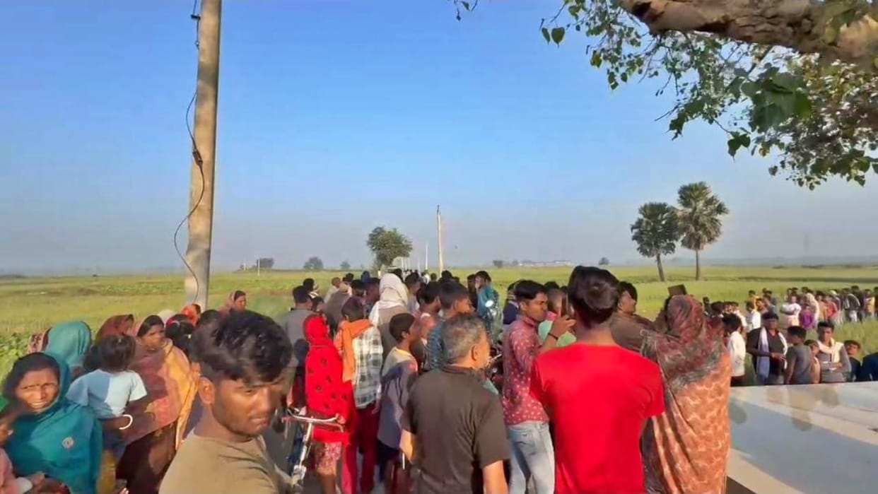 Vaishali: Body of youth found hanging from tree in suspicious condition, in-laws accused son-in-law of murder