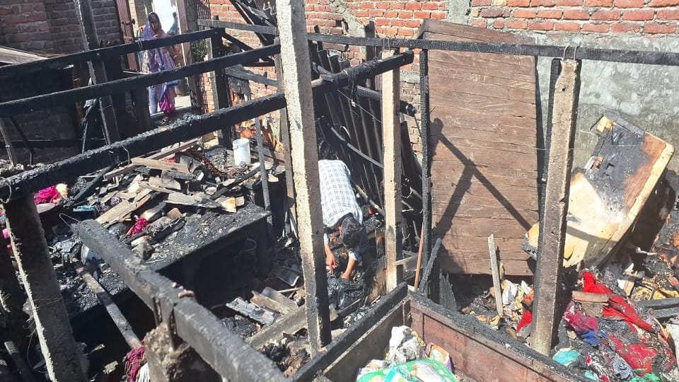 House fire in kichha udham singh nagar
