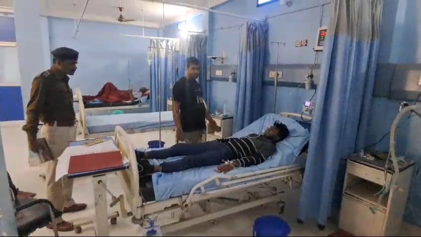 The miscreants shot the shopkeeper who was returning home after closing the shop