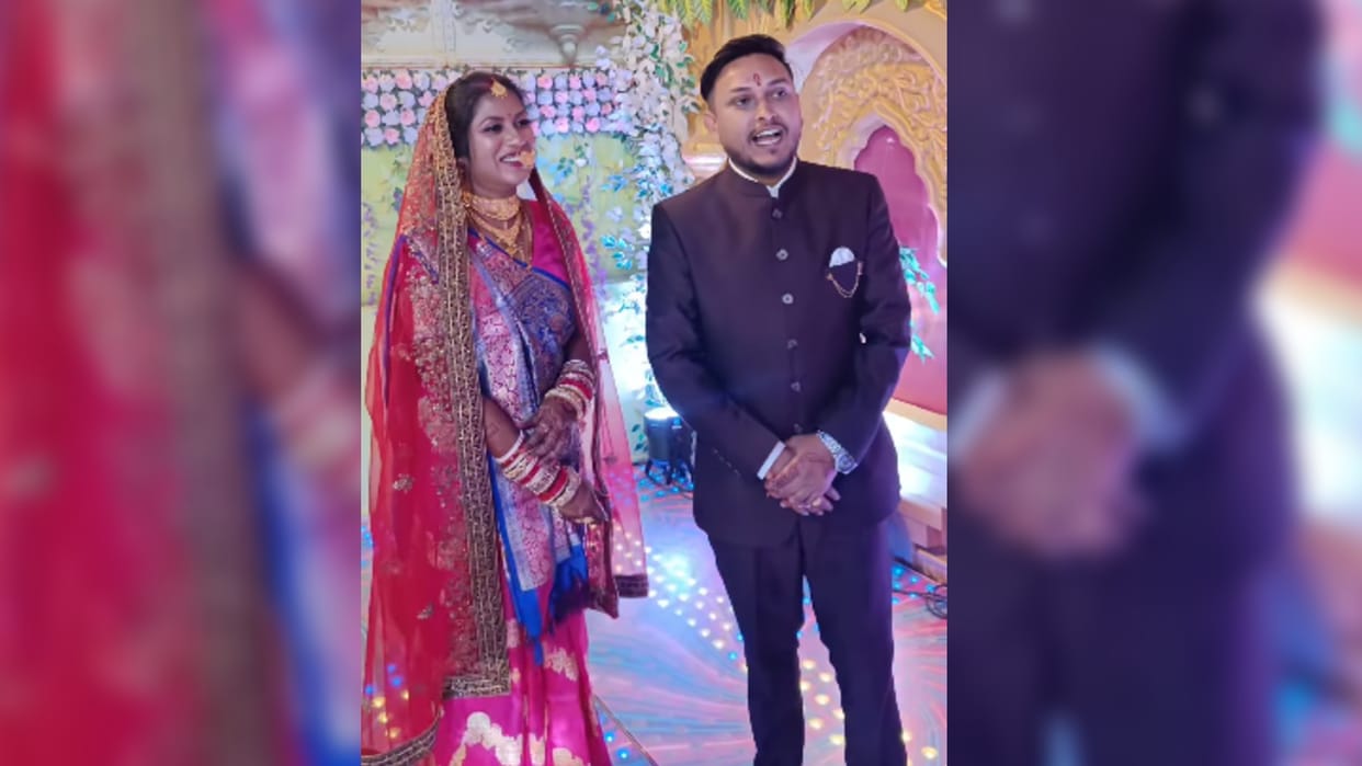 groom feeling shy while dancing in front of bride internet says worlds best dulha watch cute dance video