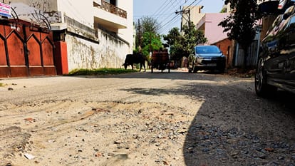 twenty thousand people dependent on pre-independence sewer and drinking water lines in varanasi