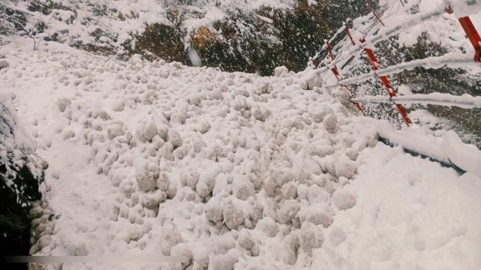 Kedarnath Dham Covered with Heavy snow Iceberg active on walking path from Rambada to Rudra Point