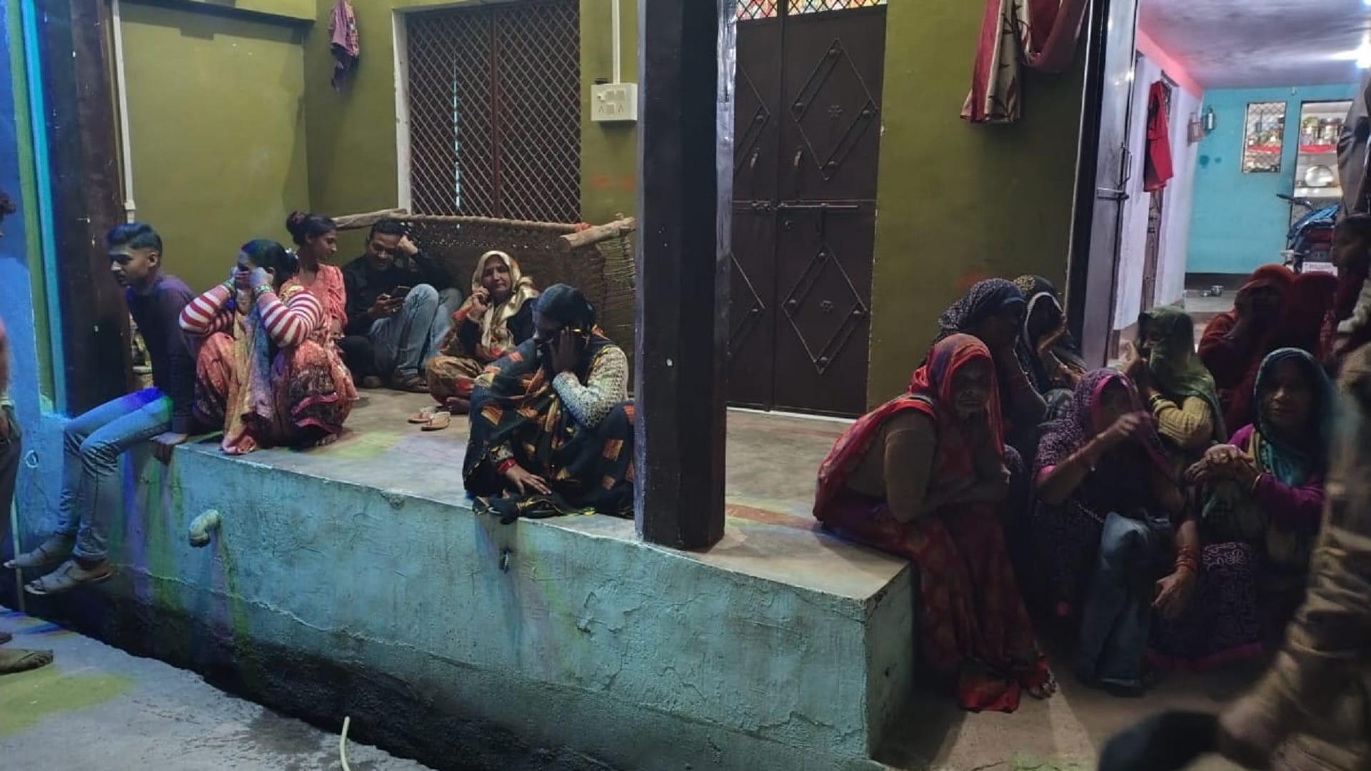 Dacoit Kusuma Nain Death News 12 Mallahs Shot in Line a Tale of Love, Betrayal and Gang Involvement Real Story