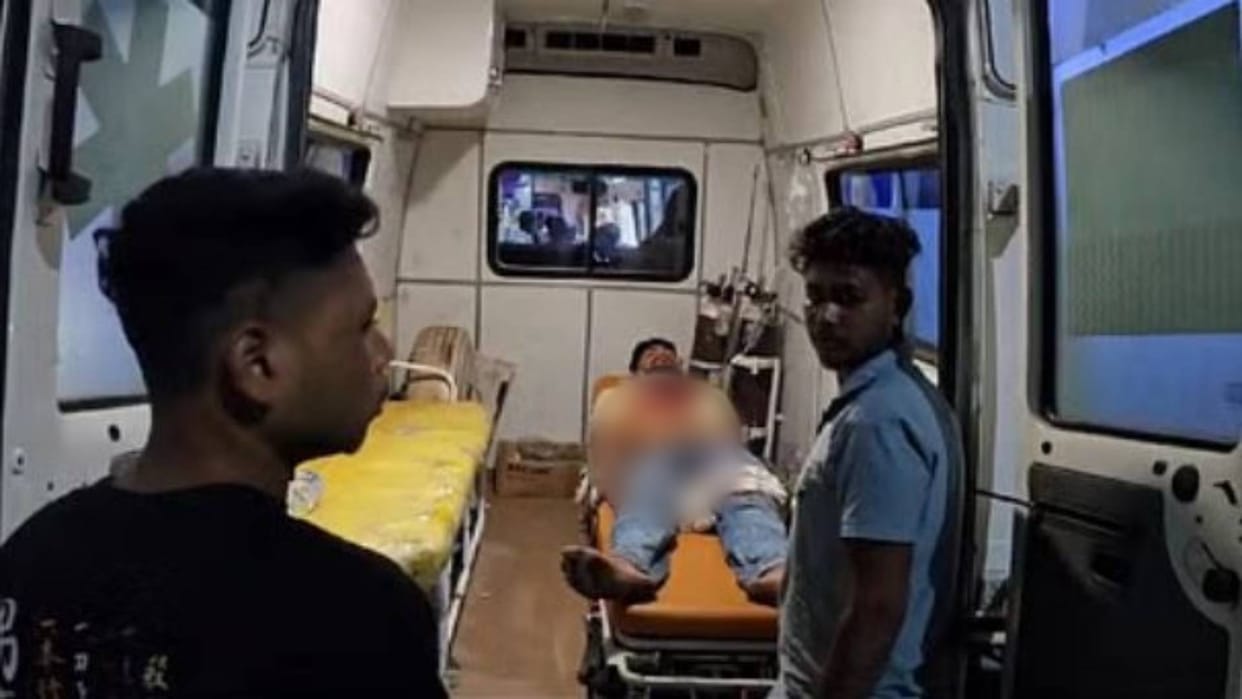 Troubled by blackmailing young man attempted suicide referred to Bhopal in critical condition