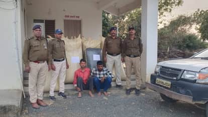 Neemuch News Doda Chura smuggling in ambulance with sky light and hooter 2.91 quintal seized