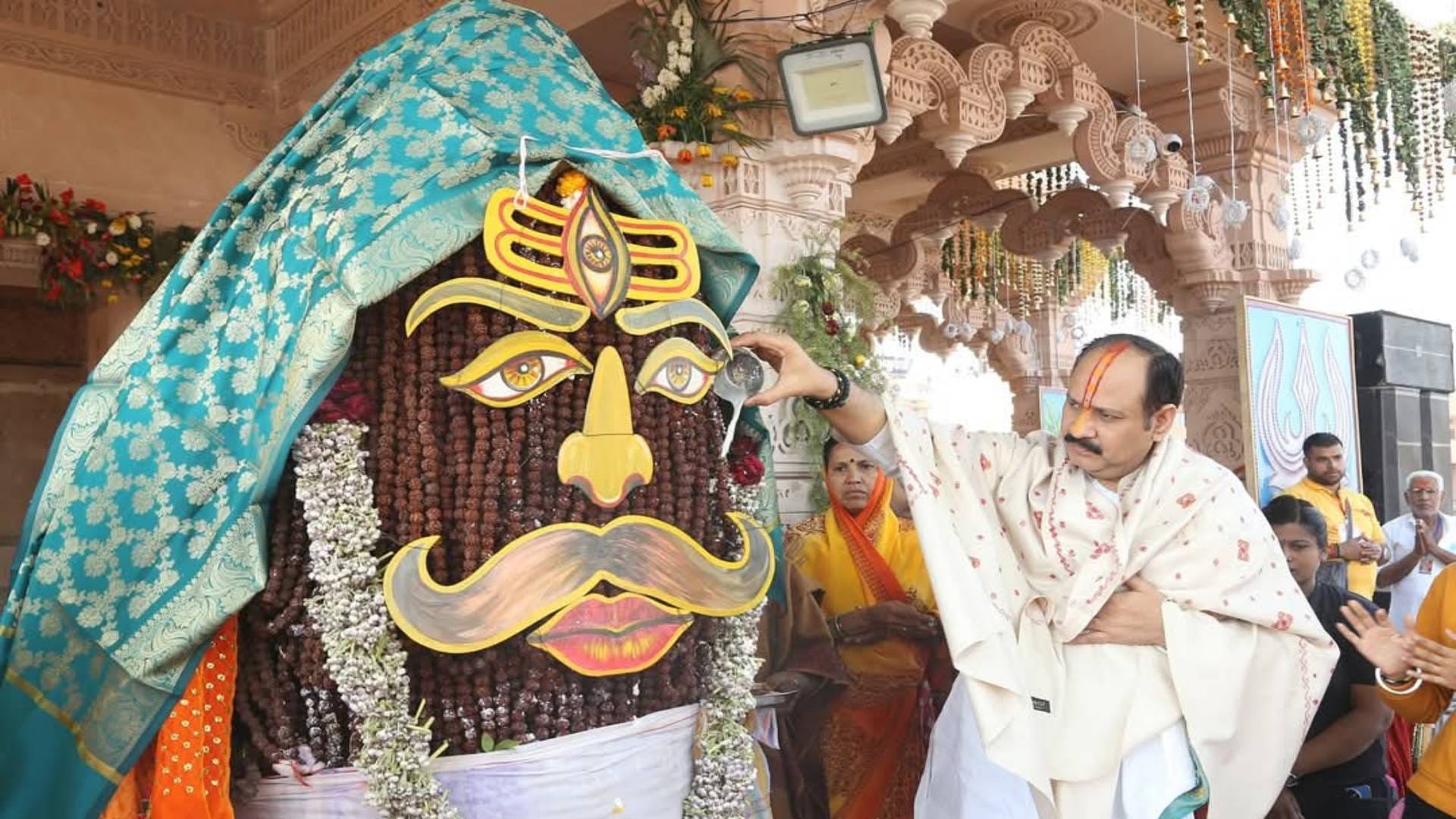 Sehore news Lakhs of devotees reached Rudraksh Mahotsav