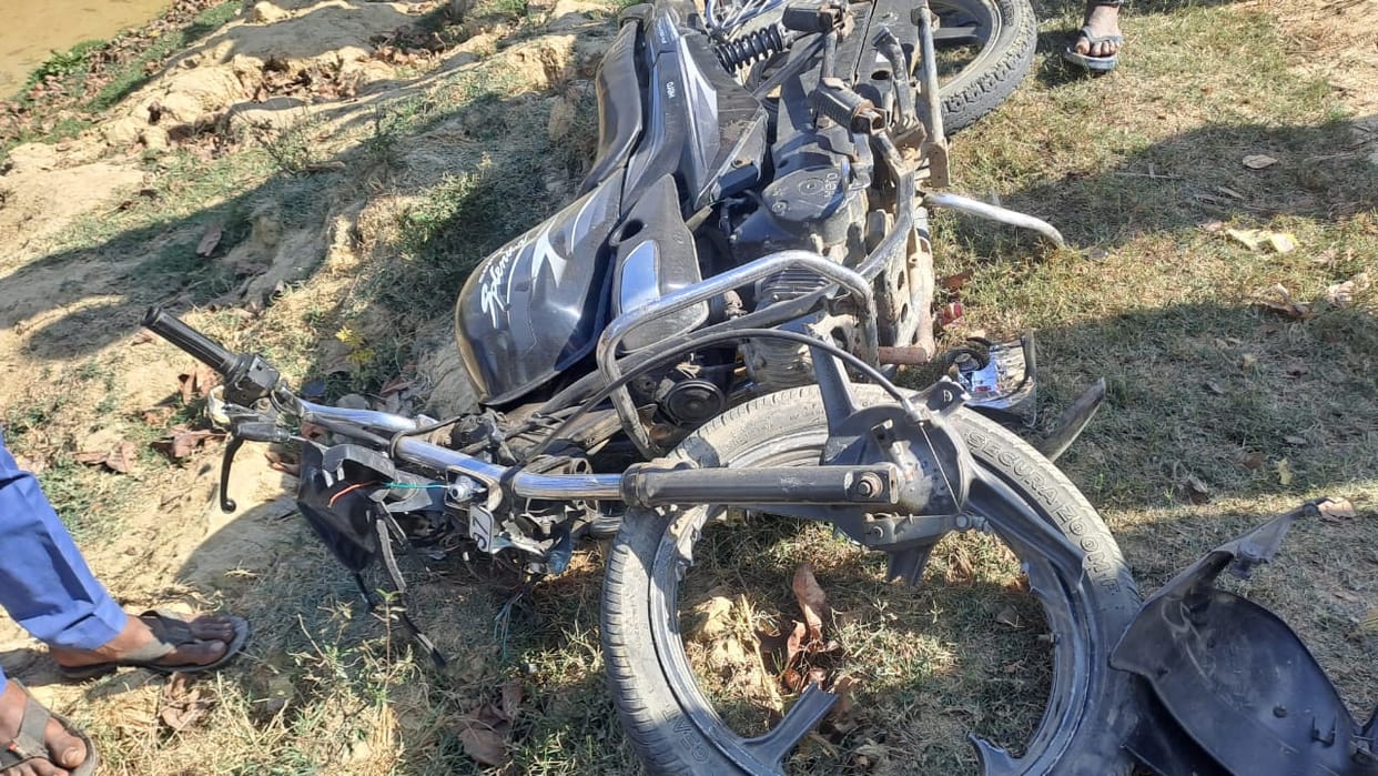 Two bikes collide head-on, youth dies in Gonda.
