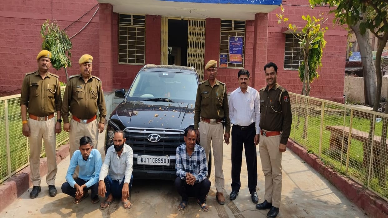 Dholpur News: Major action by police and DST team, stock of illegal liquor recovered, three accused arrested