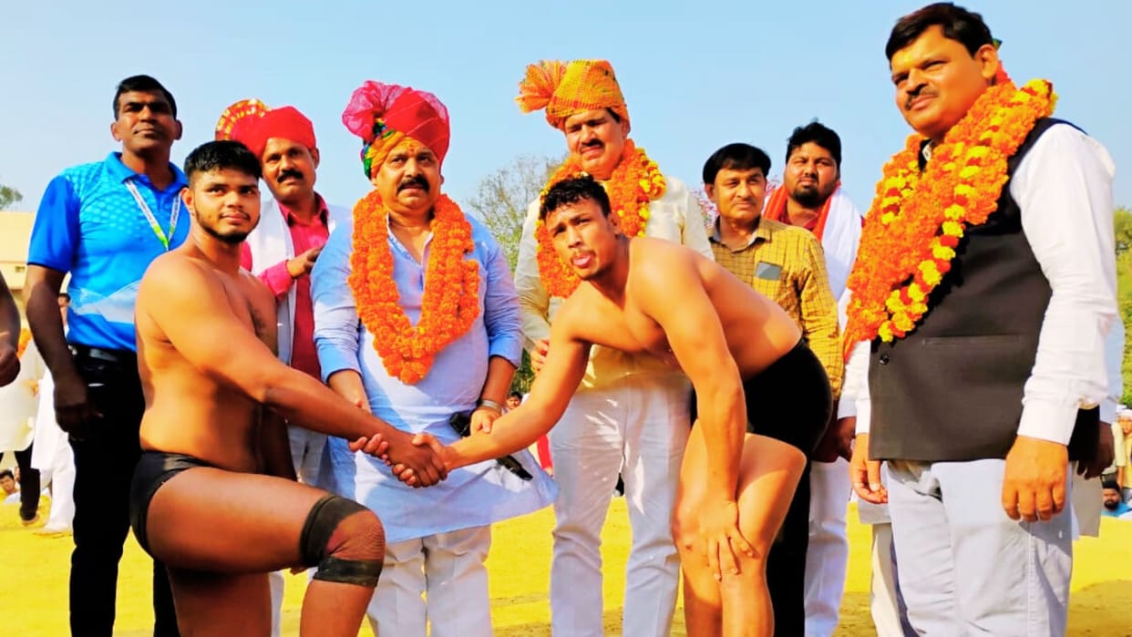 Dangal Wrestlers from Iran and Nagpur play in varanasi sports news remained in discussion