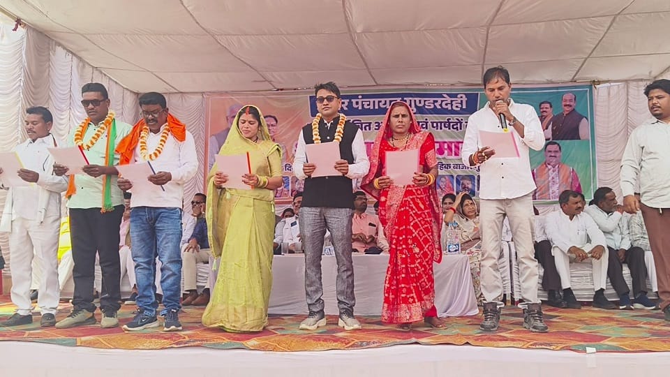 Pramod Jain took oath as the new president former MP and Mona Sen hummed music in Balod