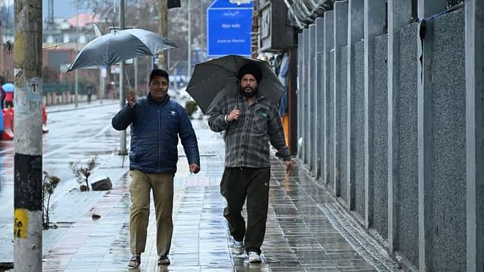 Jammu Kashmir: Weather changed in Srinagar, rain and fresh snowfall increased the intensity of cold; see photo