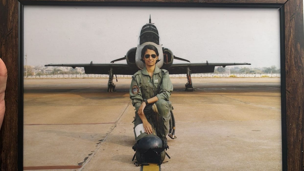 International Women's Day 2025 Tanushka Singh Becomes first woman pilot in Air Force's Jaguar squadron