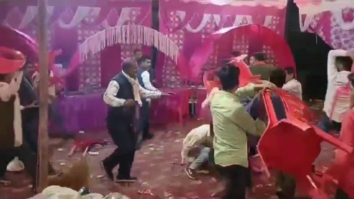 drunk people abused fight between the two groups in the Tilak ceremony in shahjahanpur