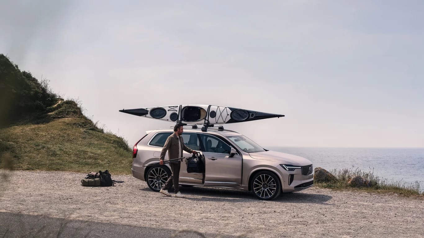 2025 Volvo XC90 Facelift Luxury SUV Launched in India Know Price Features Specifications Details