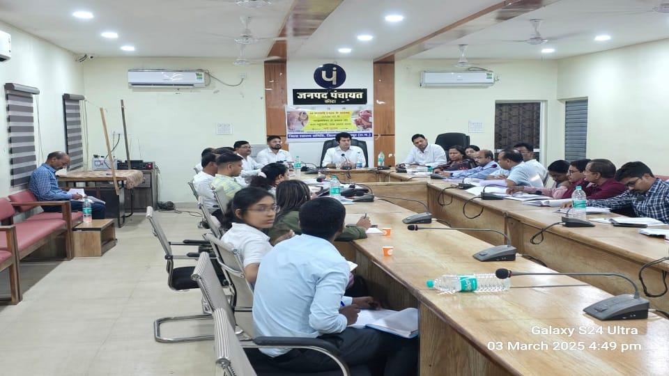 To clear people confusion IAS officer took filariasis pill in Bilaspur
