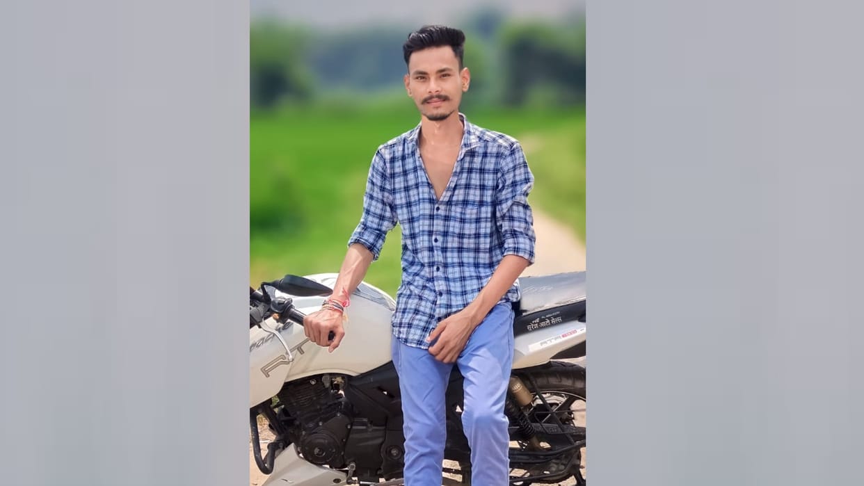Bahraich: Revenue inspector's son hanged himself, dead body found hanging in room.