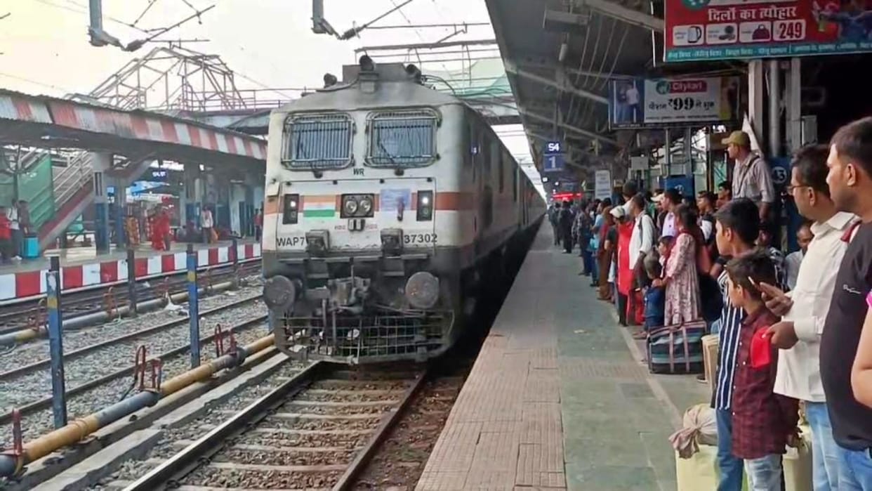 There will be no problem in going home on Holi, Railways will operate special trains