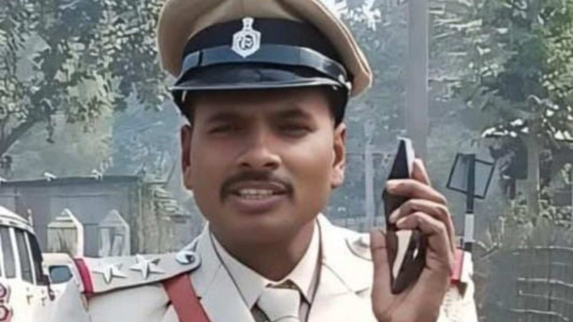 आरोपी थानाध्यक्ष संतोष कुमार झा।
