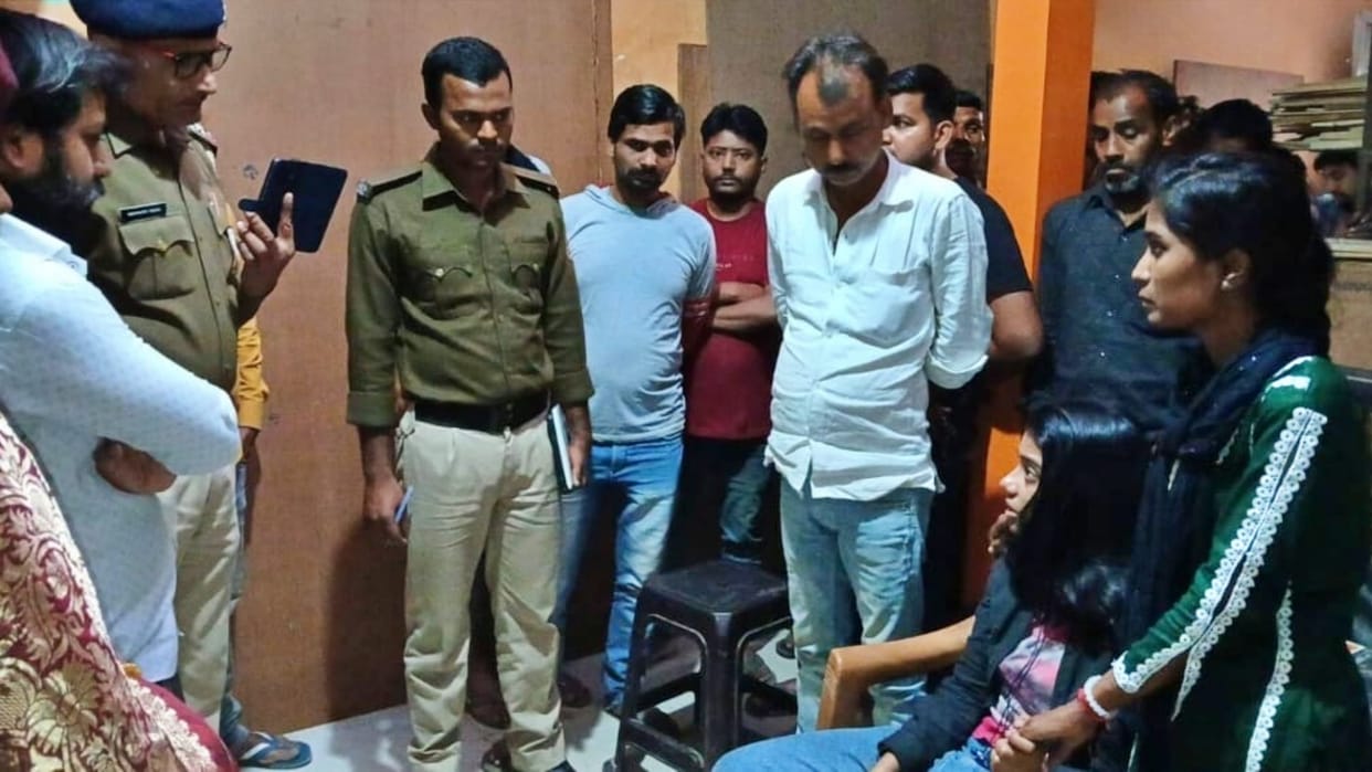 Buxar News: Cancer took wife's life, debt due to expenses incurred in treatment, husband committed suicide