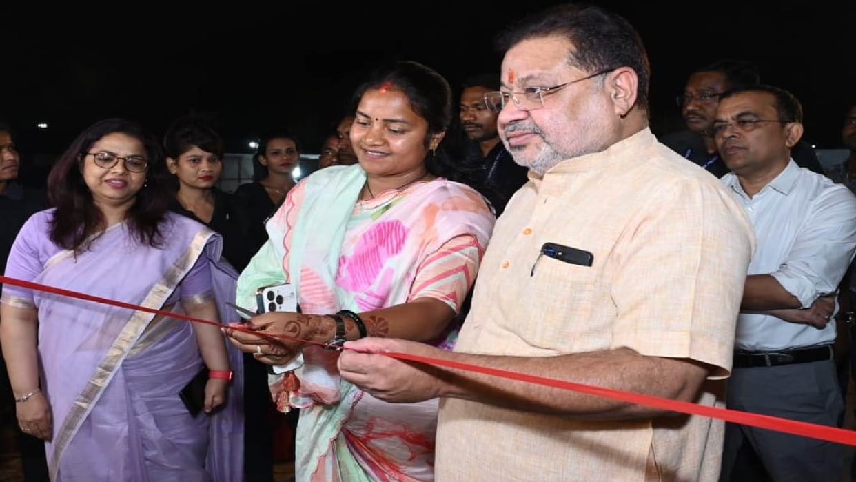 Mahila Madai in Raipur: Womens groups set up attractive exhibition stalls