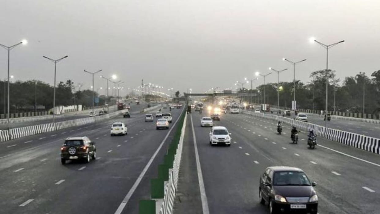 two wheelers entry ban in delhi meerut expressway violators will be fined rs 30000