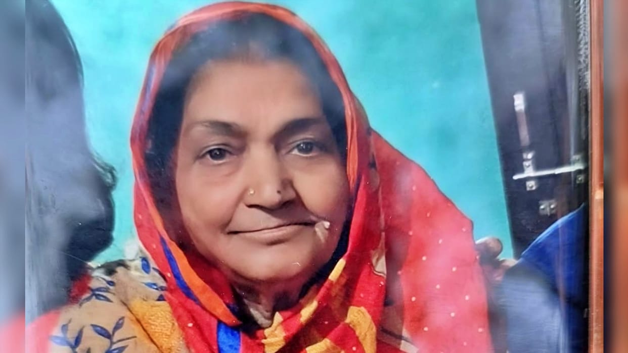 Gopalganj News: Speeding truck crushes mother and son riding bike, elderly woman died, youth seriously injured