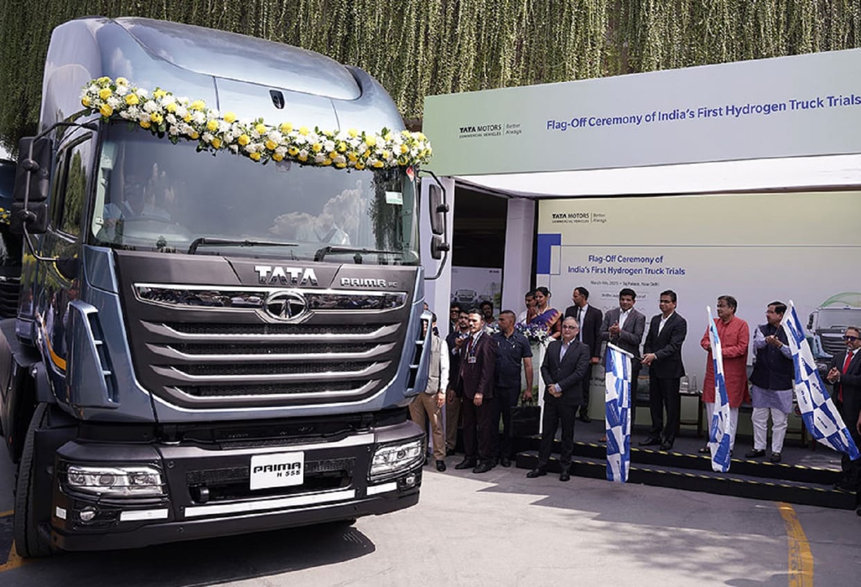 Union Minister Nitin Gadkari Flags-Off country’s first Tata Motors Hydrogen Truck Trials