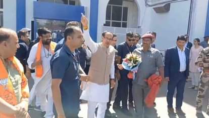 जोधपुर पहुंचे मंत्री शिवराज सिंह चौहान।