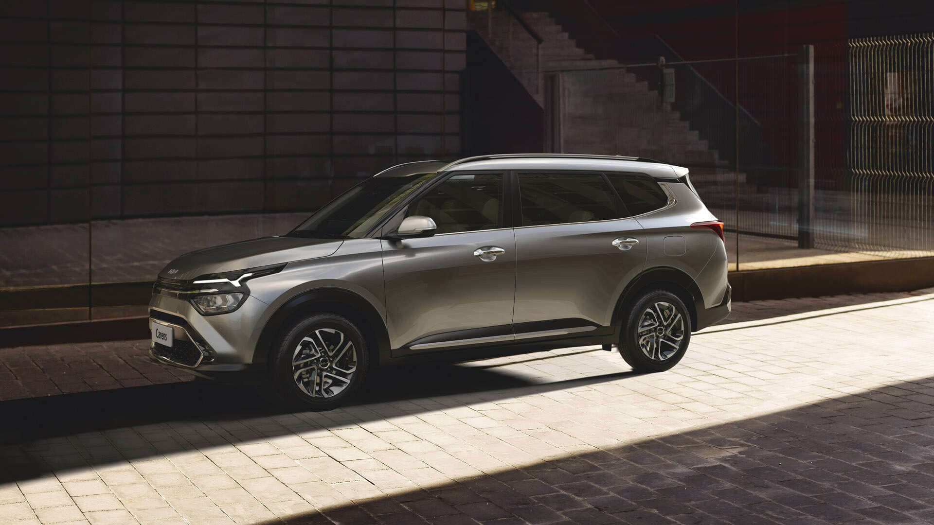 Kia Carens MPV nine variants discontinue Now only available in Premium (O) trim Know Details