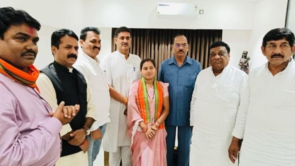 Newly elected member Urmila Yadav joined BJP