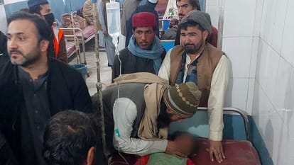 Pakistan suicide attack Bannu Cant explosive laden vehicles terrorists killed casualties hindi news updates