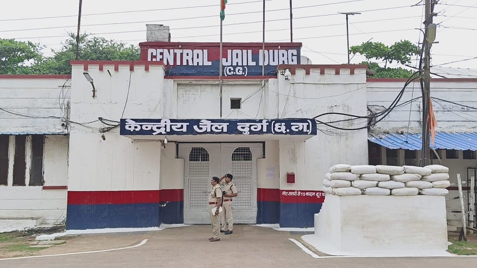 Two convicted prisoners who came out on parole from Central Jail absconded in Durg