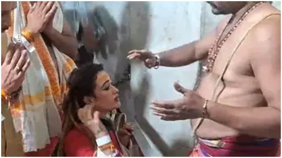 Prayagraj Mahakumbh viral sadhvi Harsha Richaria visited Baba Mahakal Mandir Ujjain Hindi news